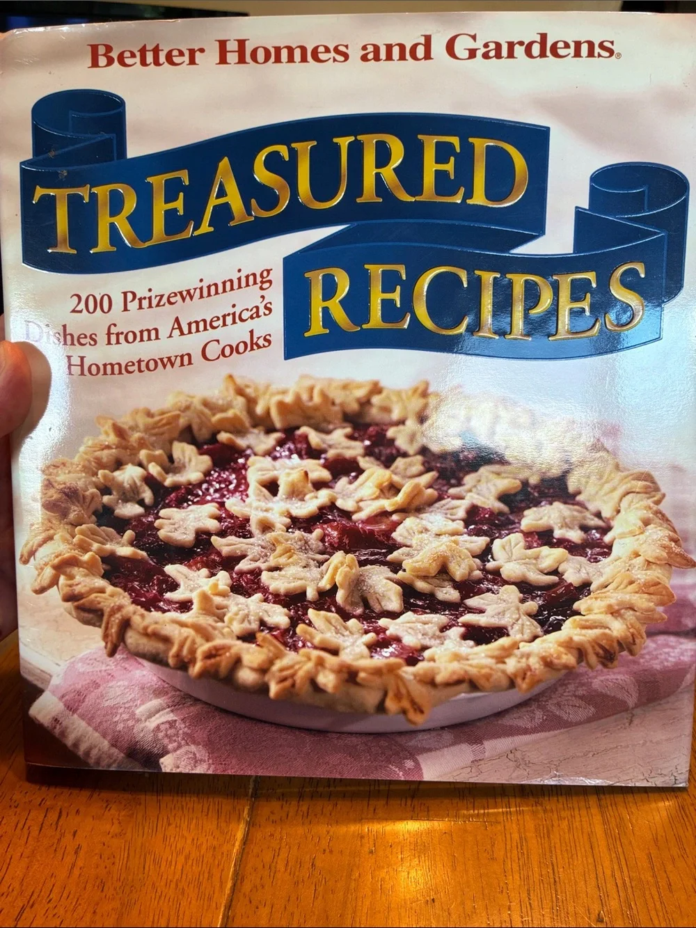 Vintage Better Homes and Gardens Treasured Recipes Cookbook 200 recipes